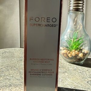 FOREO Supercharged Barrier Restoring Essence Mist